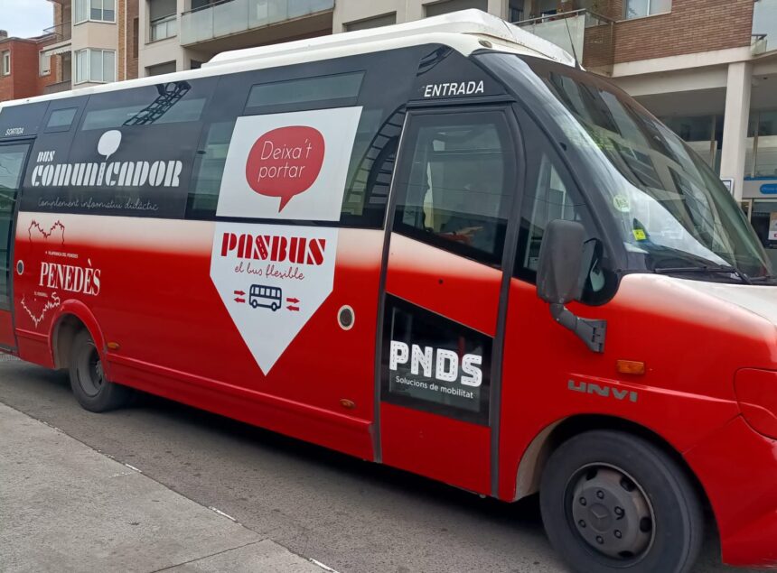 El servei de bus flexible PasBus connecta les platges de Coma-ruga, Sant Salvador i el Francàs amb el centre del Vendrell